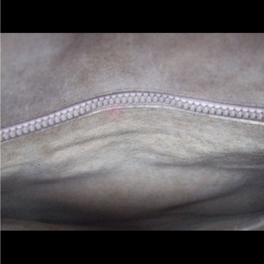 RARE 1970s vintage blondie shoulder bag in tan- only available in this color - Picture 9 of 14